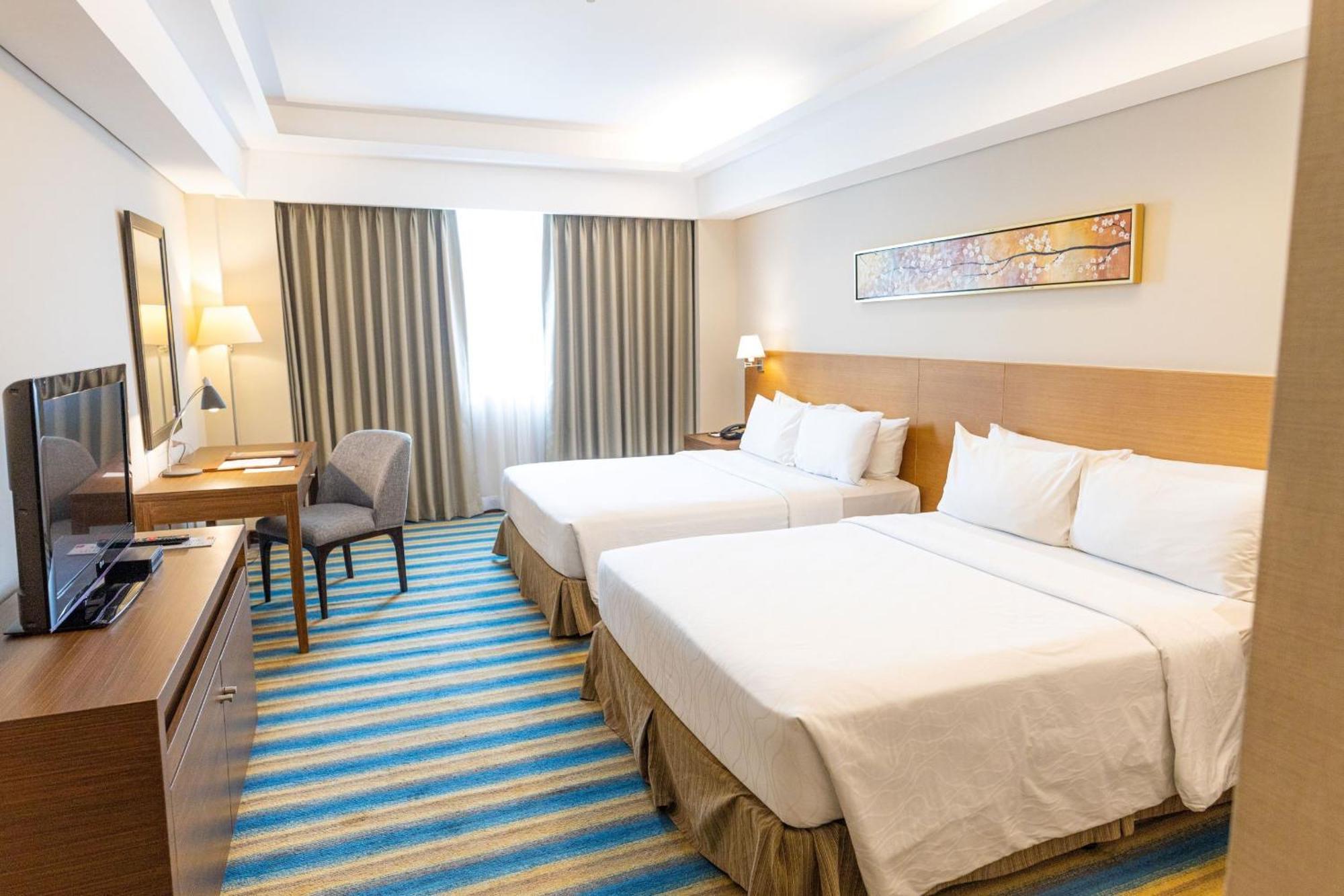 Luxent Hotel Quezon City Buitenkant foto
